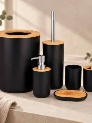 Set negro de seis accesorios para baño con detalles de bambú